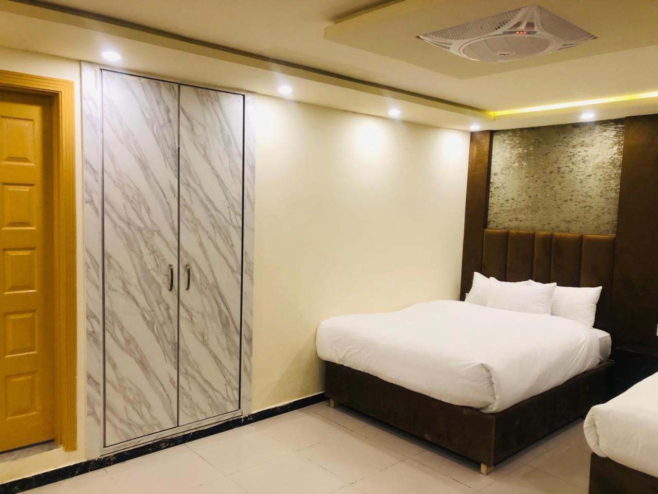 Blue Moon Residency Jinnah Super Islamabad Luaran gambar